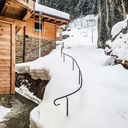 Chalet Chaletdorf - Pitztal *